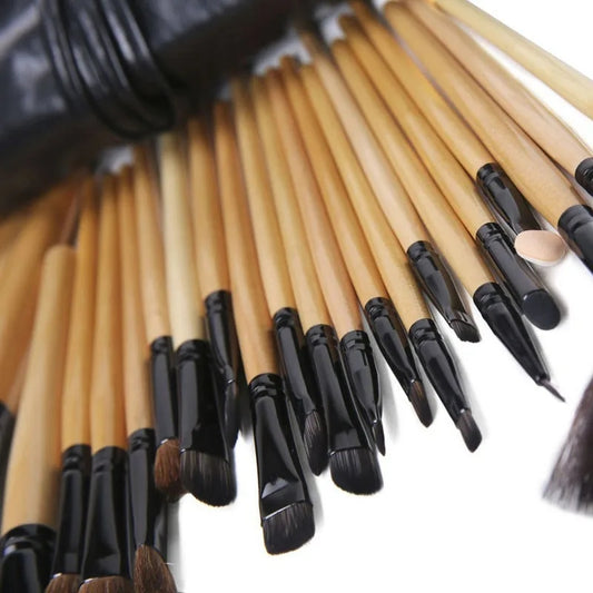 24-Piece Makeup Brush Set Complete professional brush kit for flawless face and eye makeup.